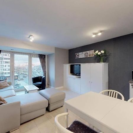 Studio Met Zeezicht Op Heldenplein Knokke-Le-Zoute Extérieur photo