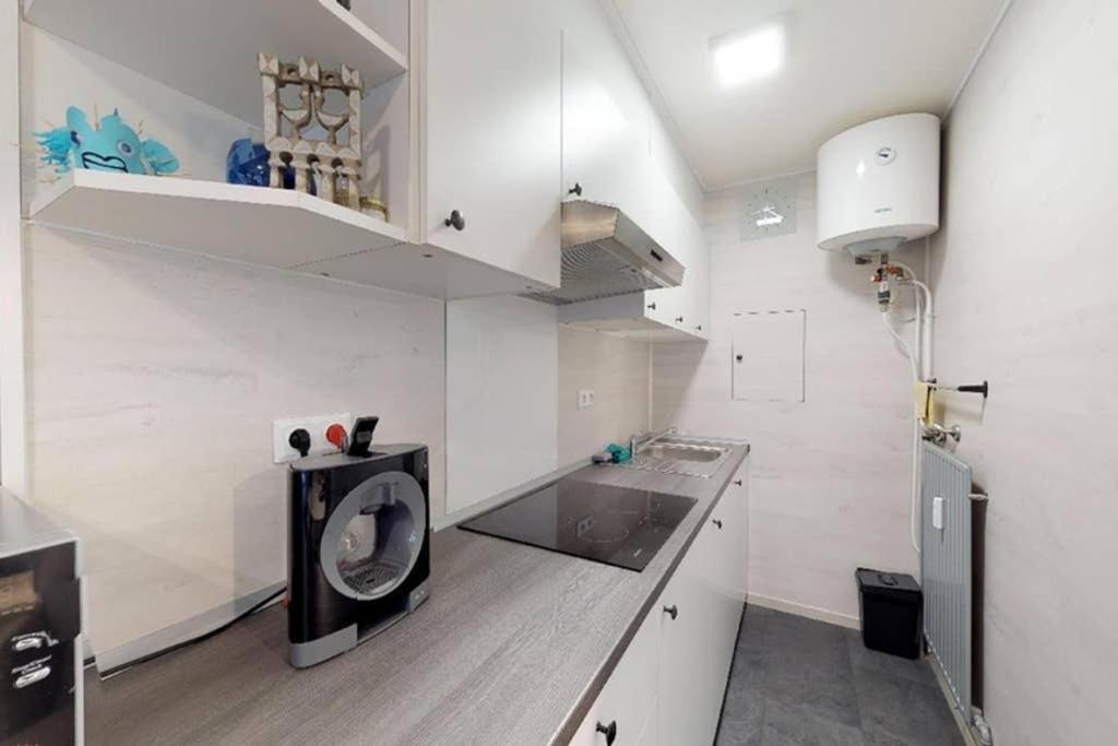 Studio Met Zeezicht Op Heldenplein Knokke-Le-Zoute Extérieur photo