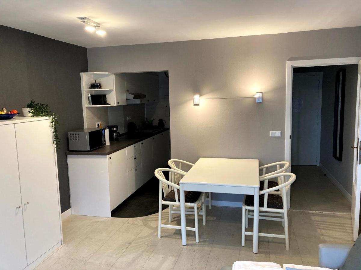 Studio Met Zeezicht Op Heldenplein Knokke-Le-Zoute Extérieur photo