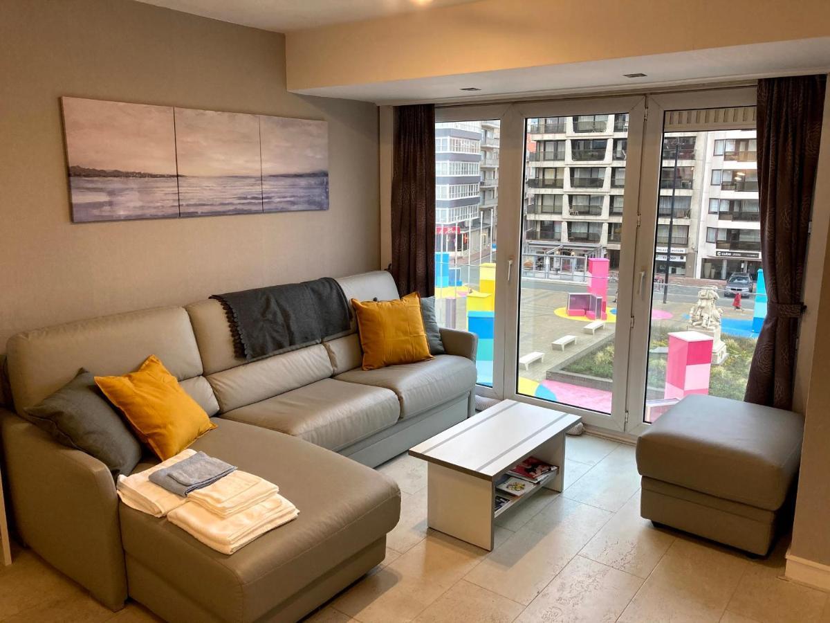 Studio Met Zeezicht Op Heldenplein Knokke-Le-Zoute Extérieur photo